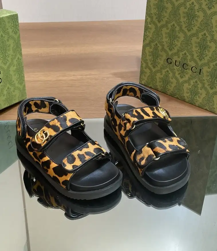 hype Gucci Sandals