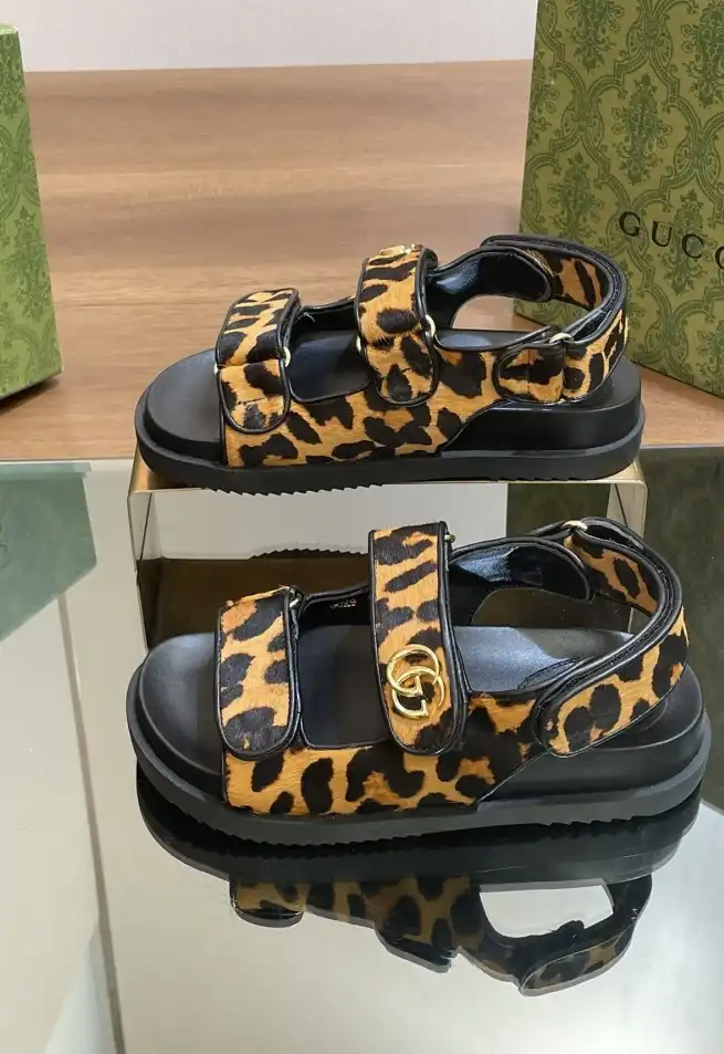 hype Gucci Sandals