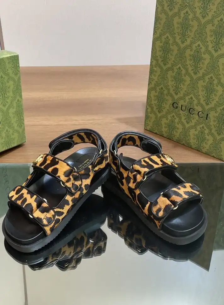 hype Gucci Sandals