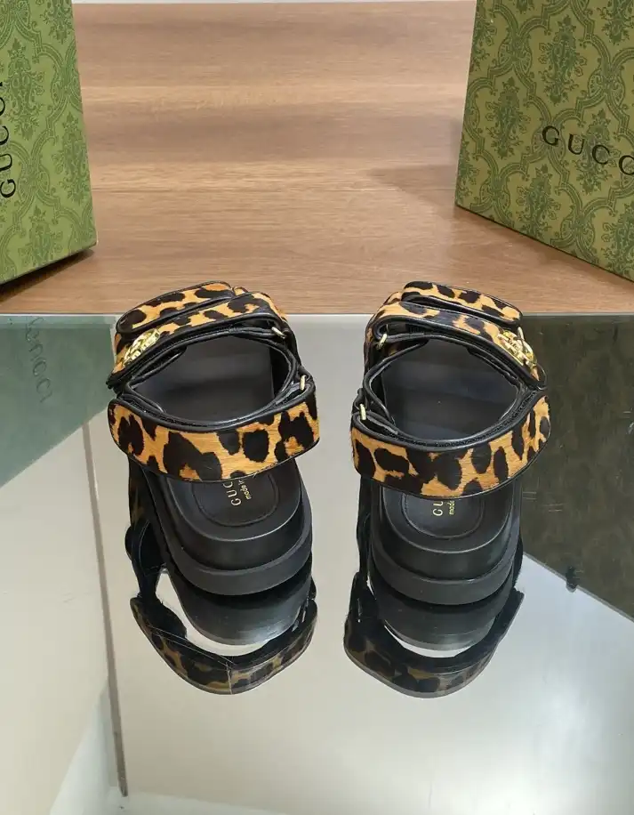 hype Gucci Sandals