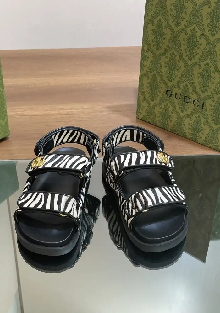 hype Gucci Sandals