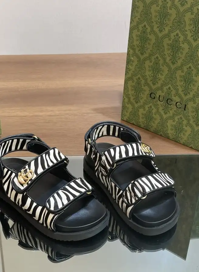 hype Gucci Sandals