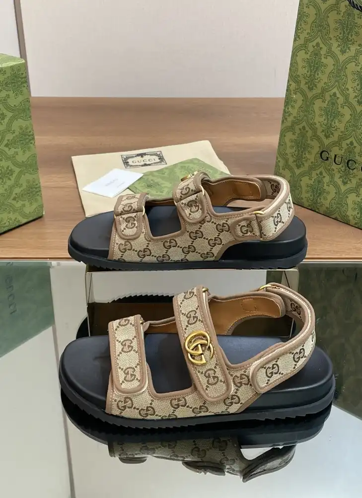 hype Gucci Sandals