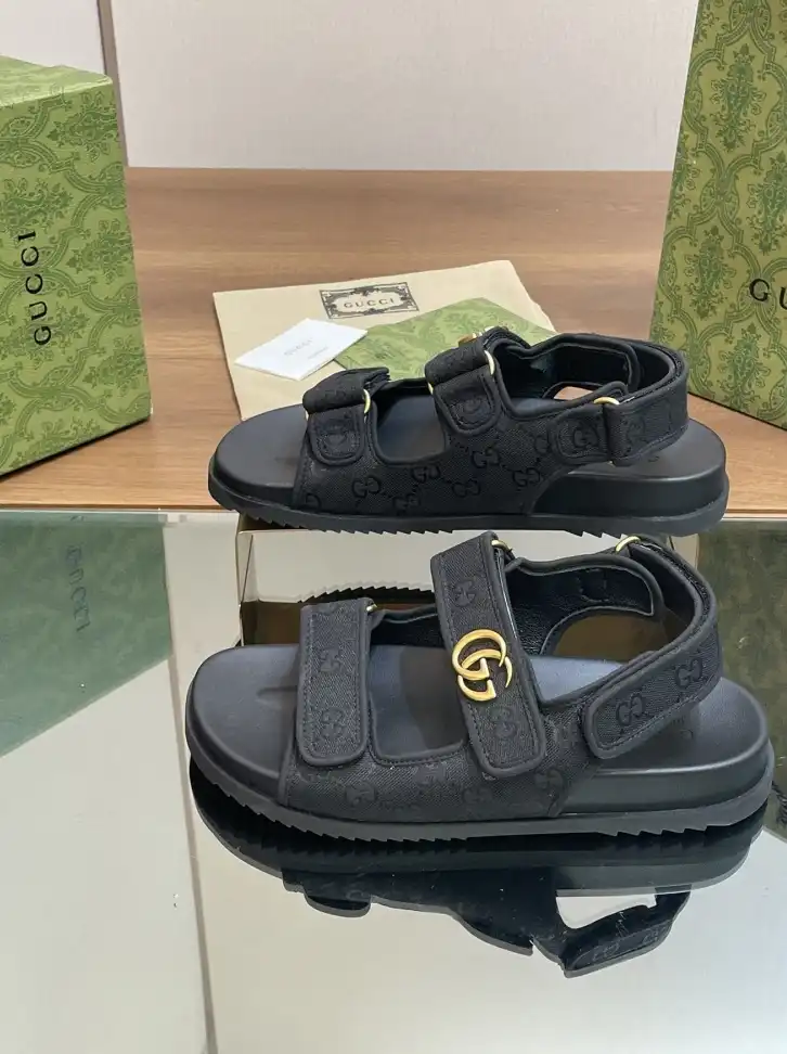 hype Gucci Sandals