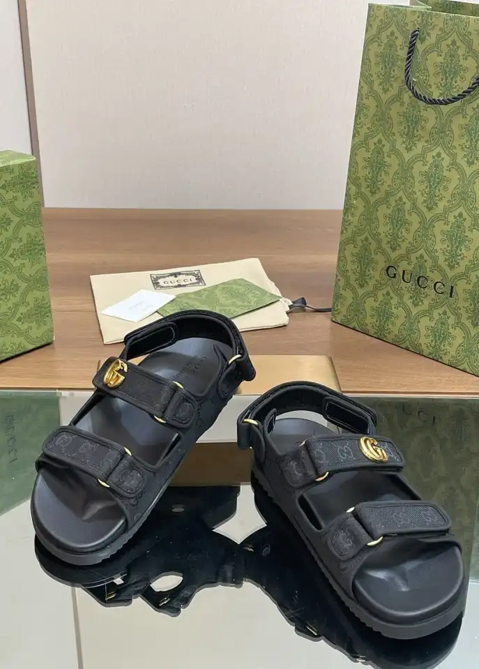 hype Gucci Sandals