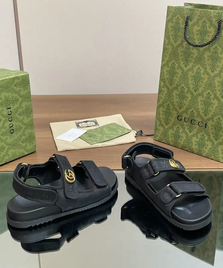 hype Gucci Sandals