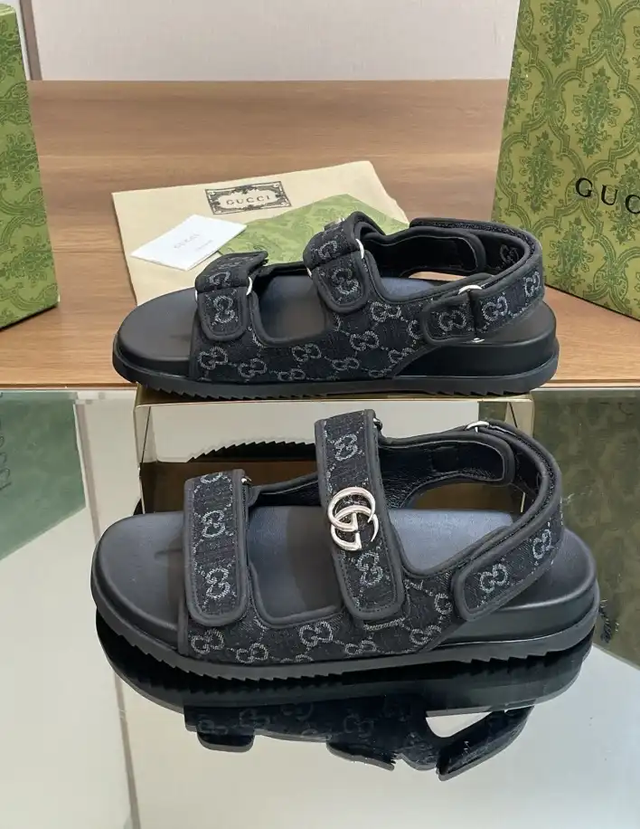 hype Gucci Sandals