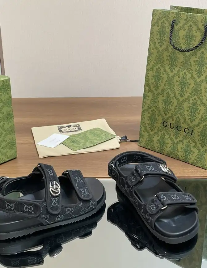 hype Gucci Sandals