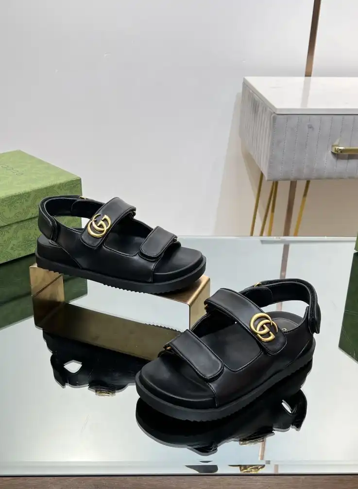 hype Gucci Sandals