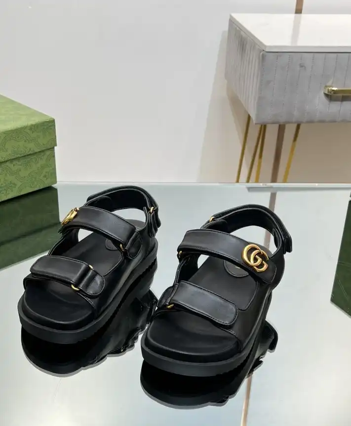 hype Gucci Sandals