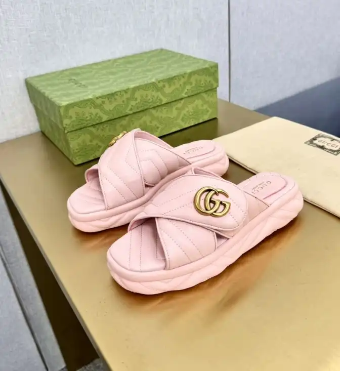 hype Gucci Slippers