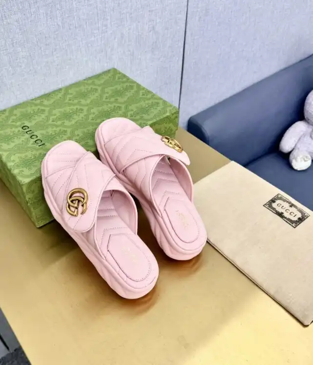 hype Gucci Slippers