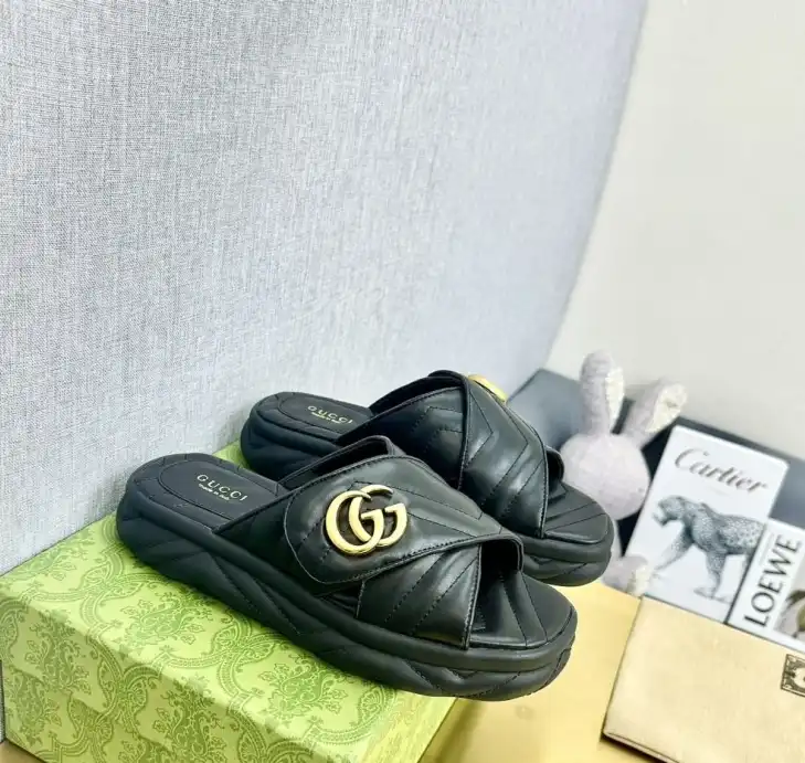 hype Gucci Slippers