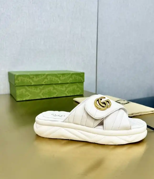 hype Gucci Slippers