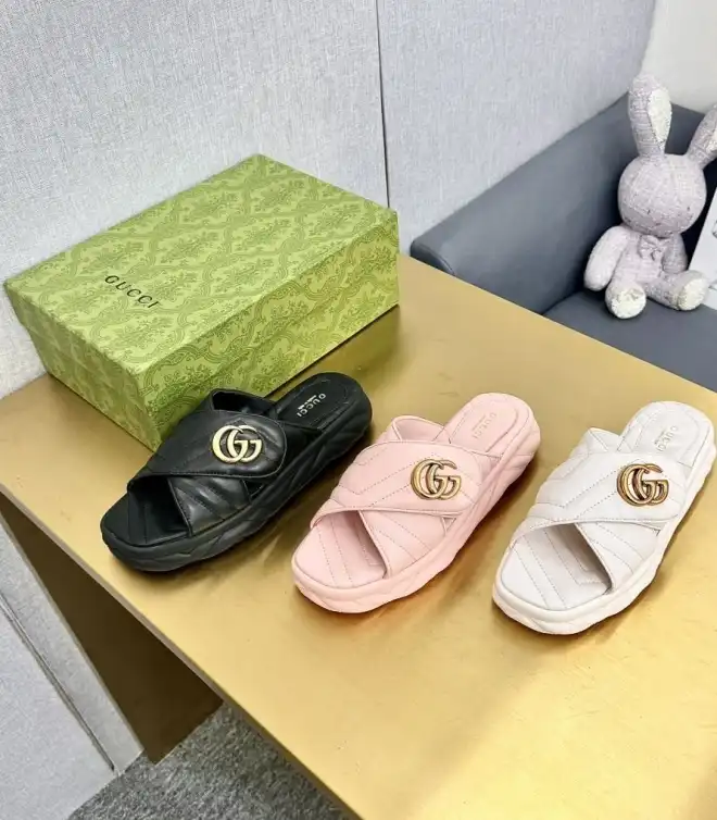 hype Gucci Slippers