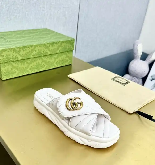 hype Gucci Slippers