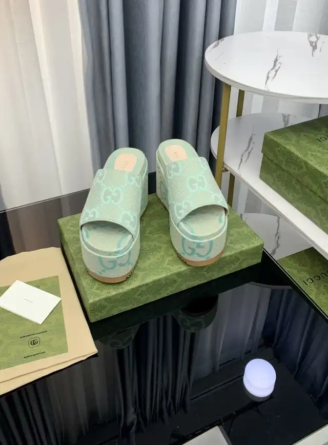 hype Gucci Slippers