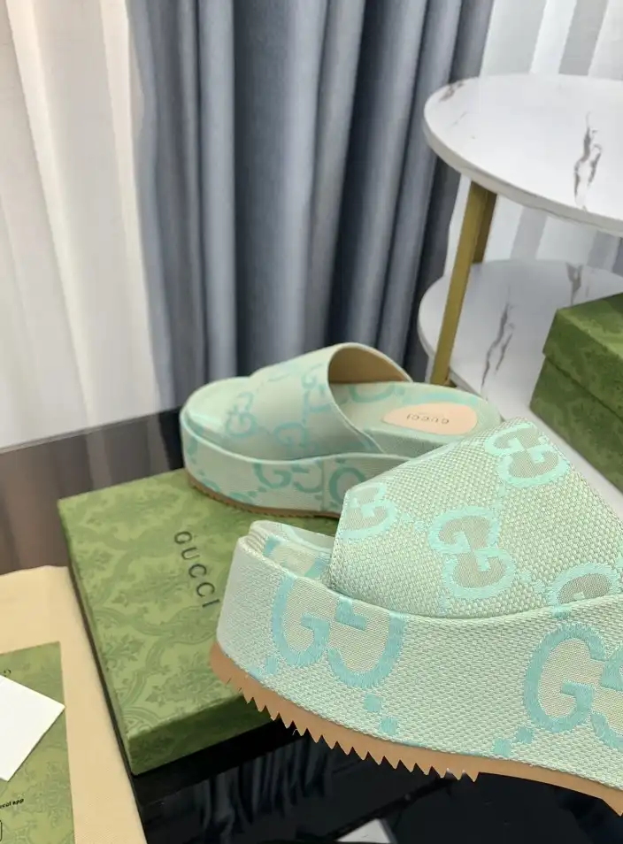 hype Gucci Slippers