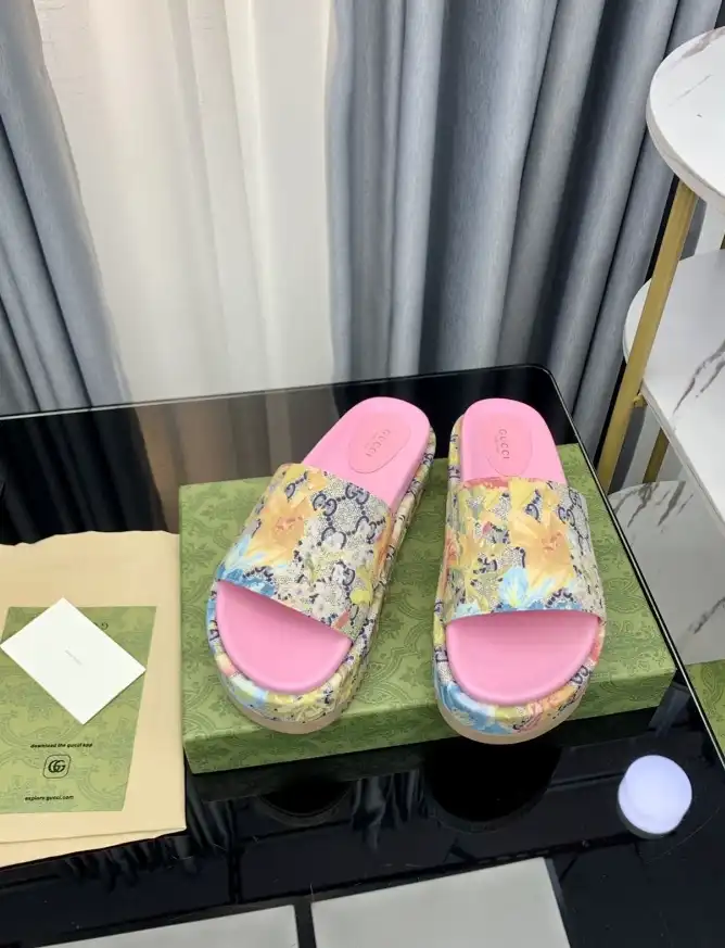 hype Gucci Slippers