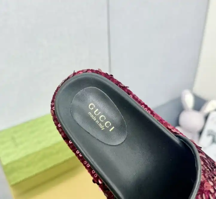 hype Gucci Slippers