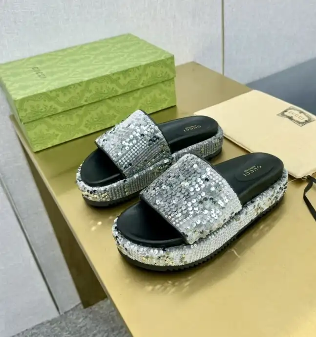 hype Gucci Slippers