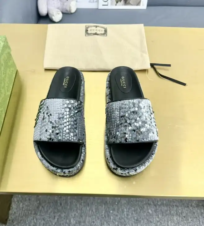 hype Gucci Slippers