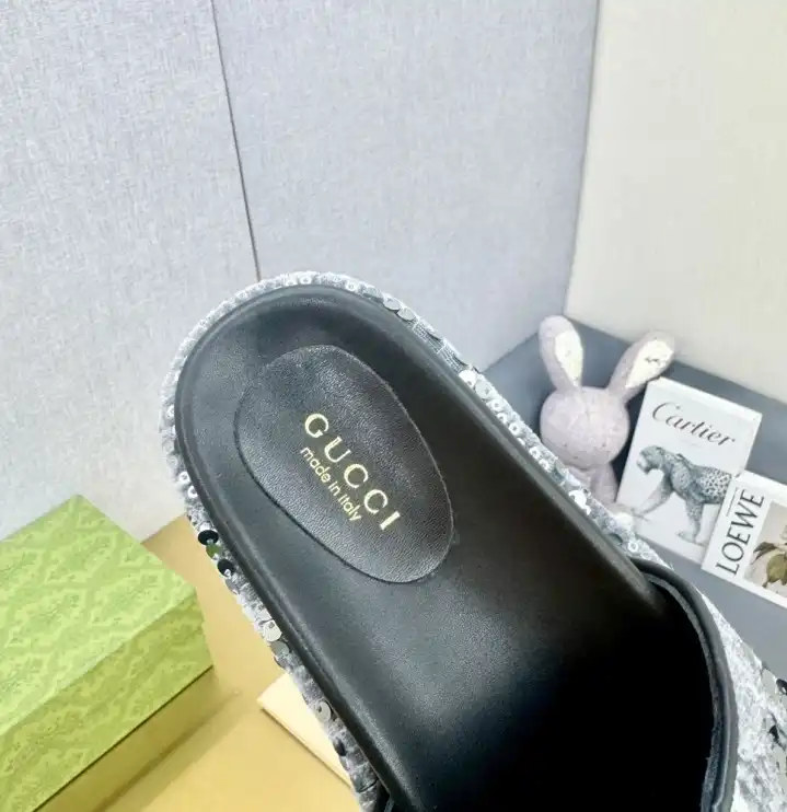 hype Gucci Slippers