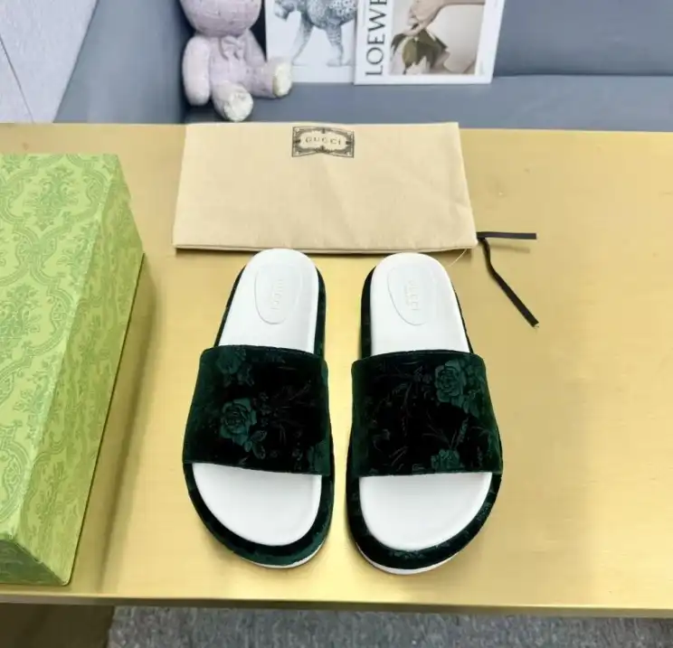 hype Gucci Slippers