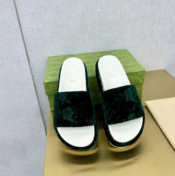 hype Gucci Slippers