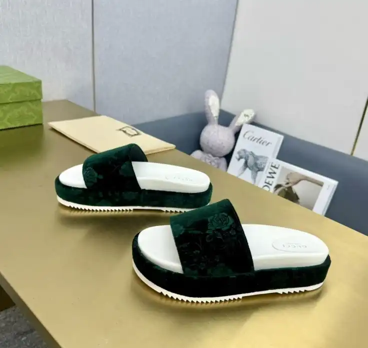 hype Gucci Slippers