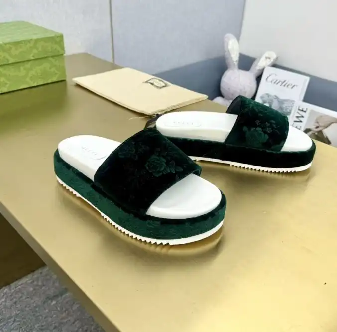 hype Gucci Slippers