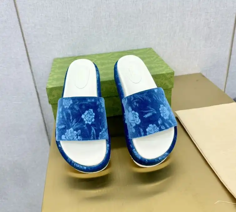 hype Gucci Slippers