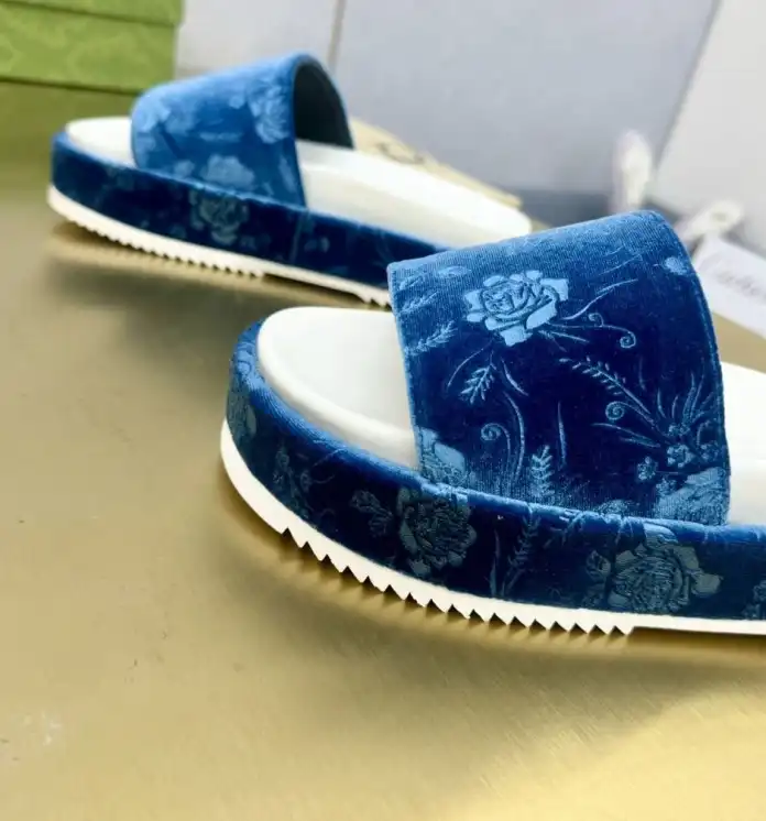 hype Gucci Slippers