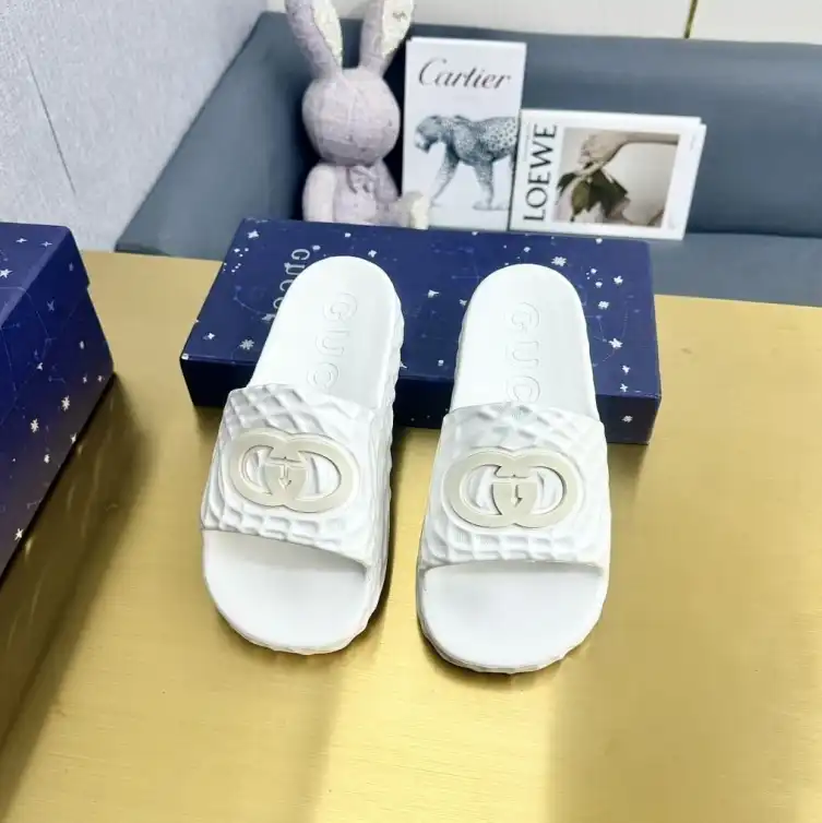 hype Gucci Slippers