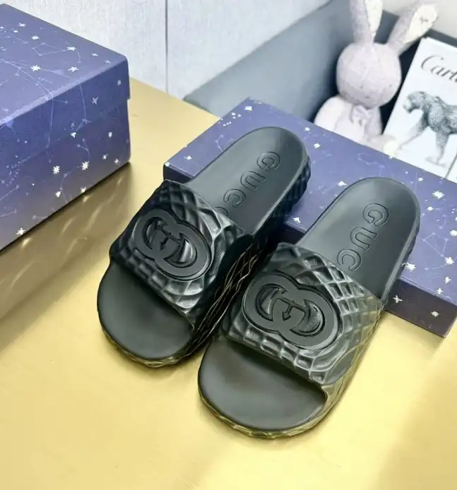 hype Gucci Slippers