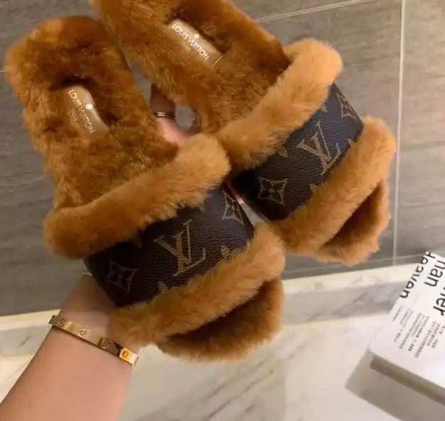 hype LV Slippers