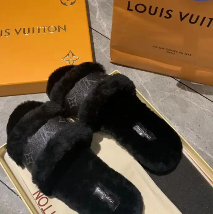 hype LV Slippers