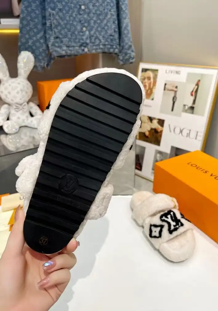 hype LV Slippers