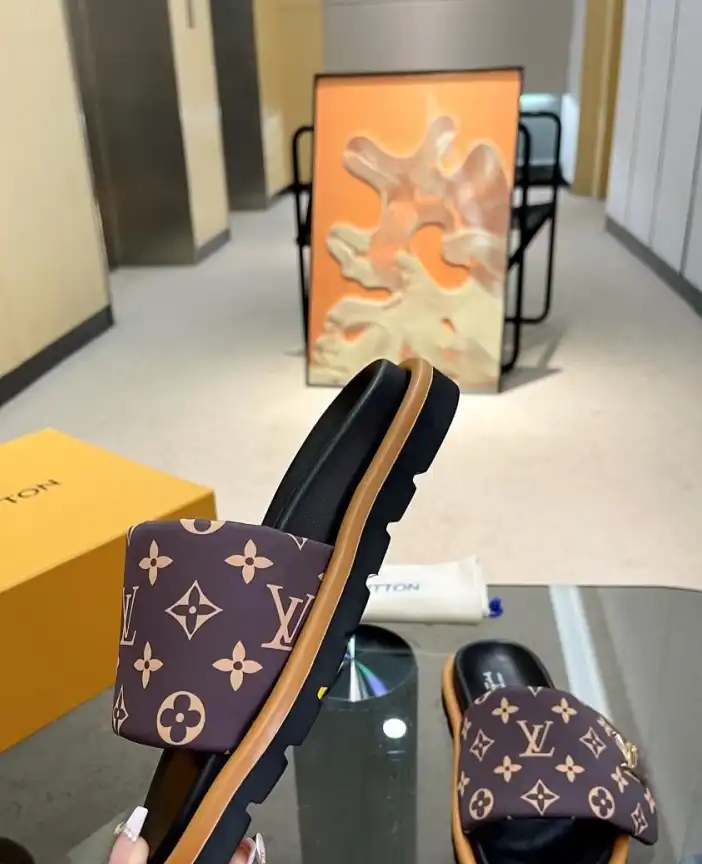 hype LV Slippers