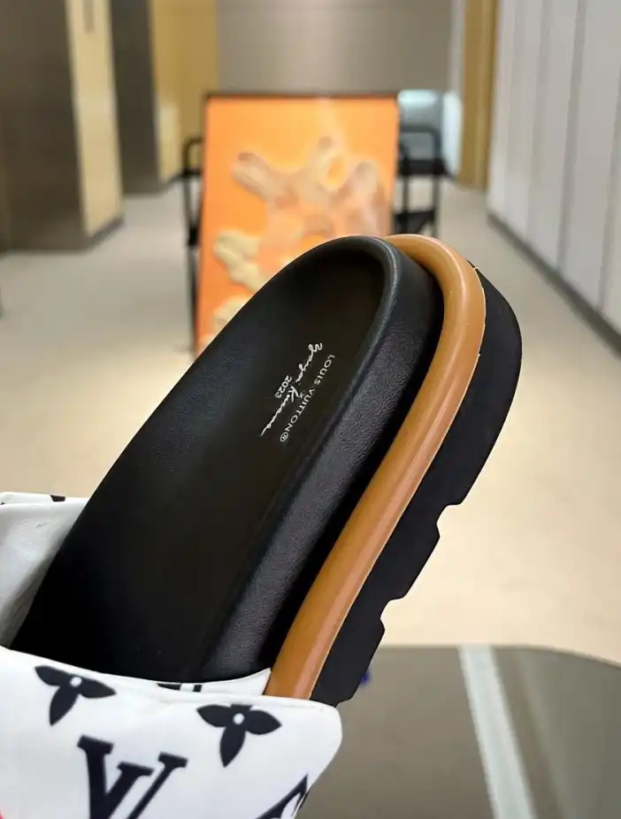 hype LV Slippers