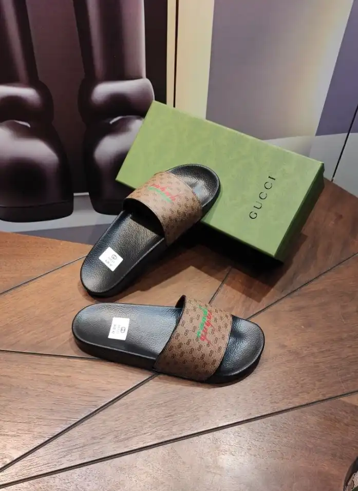 hype Gucci Slippers