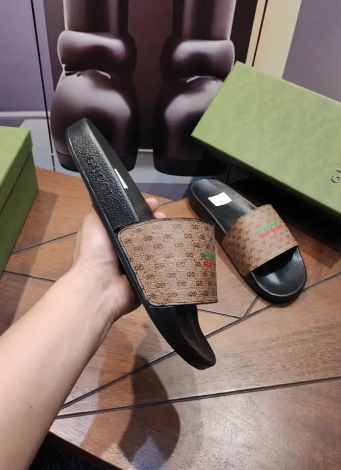 hype Gucci Slippers