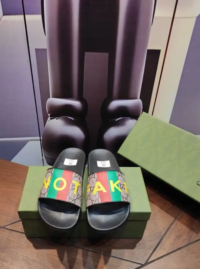 hype Gucci Slippers