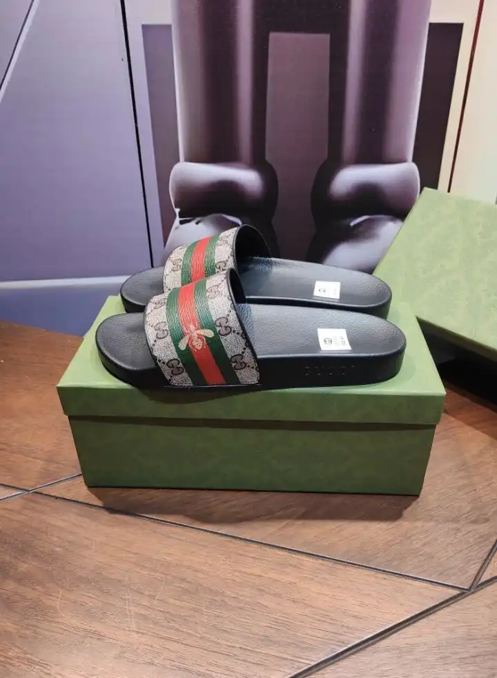 hype Gucci Slippers