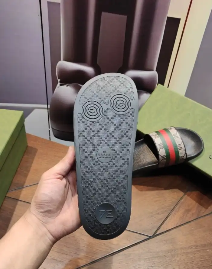 hype Gucci Slippers