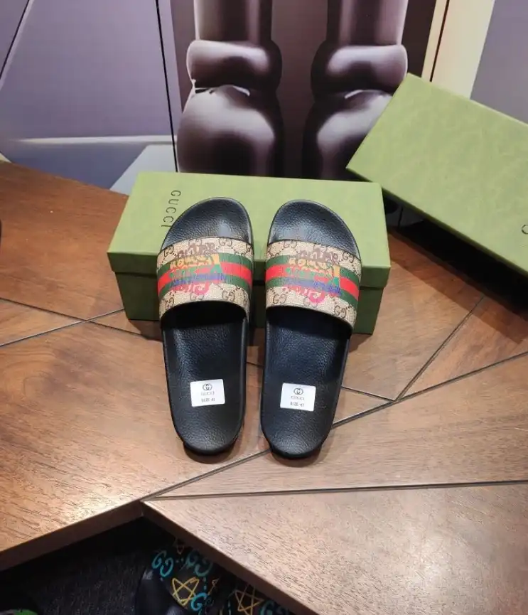 hype Gucci Slippers