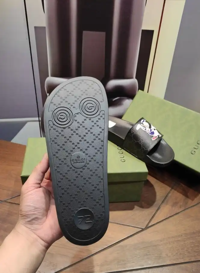 hype Gucci Slippers