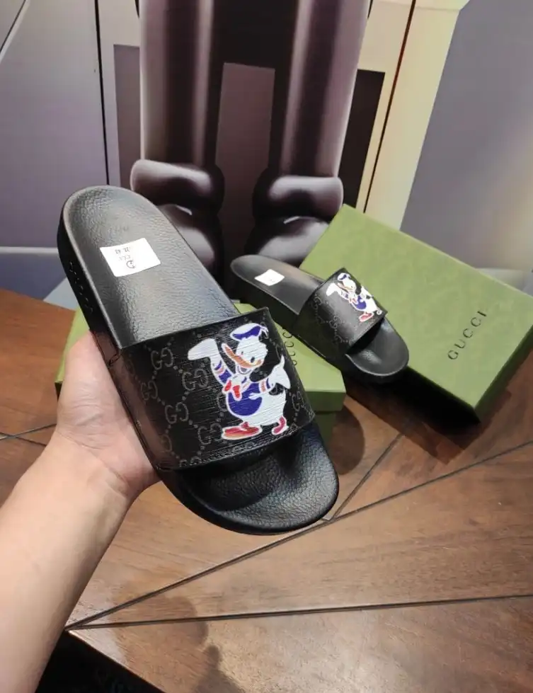 hype Gucci Slippers