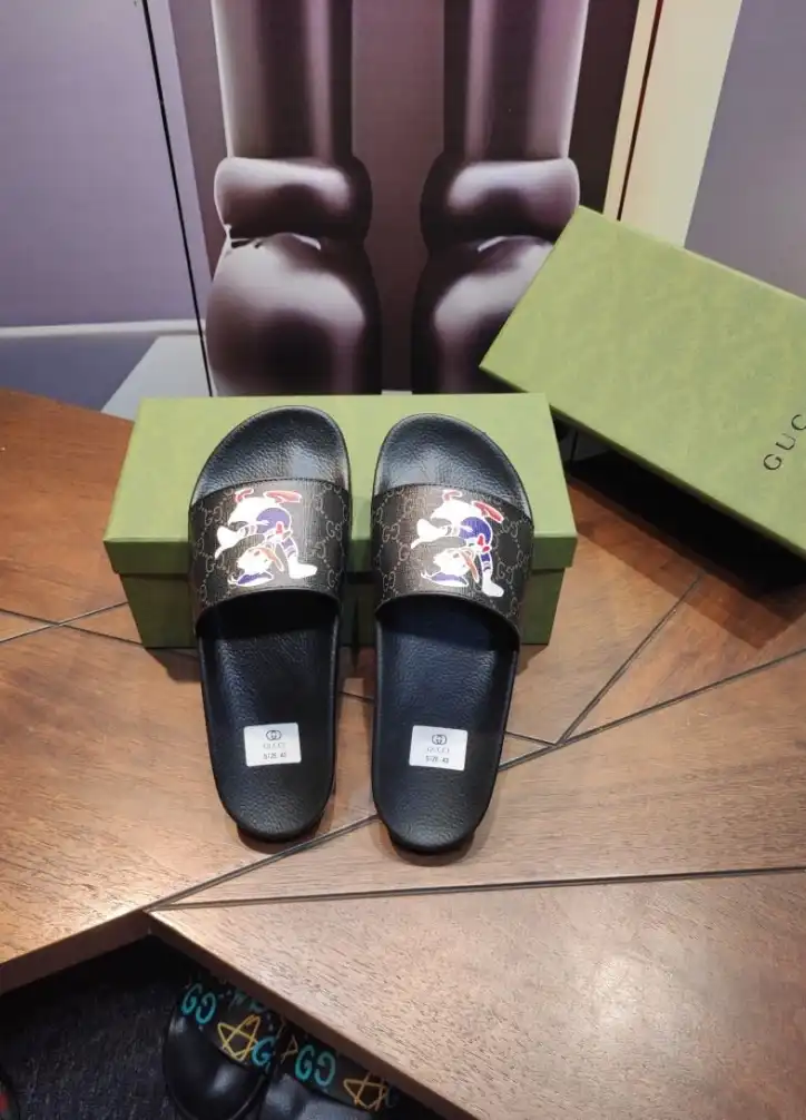 hype Gucci Slippers