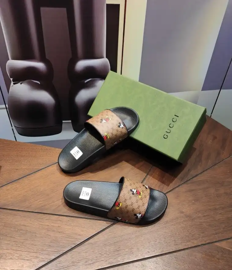 hype Gucci Slippers